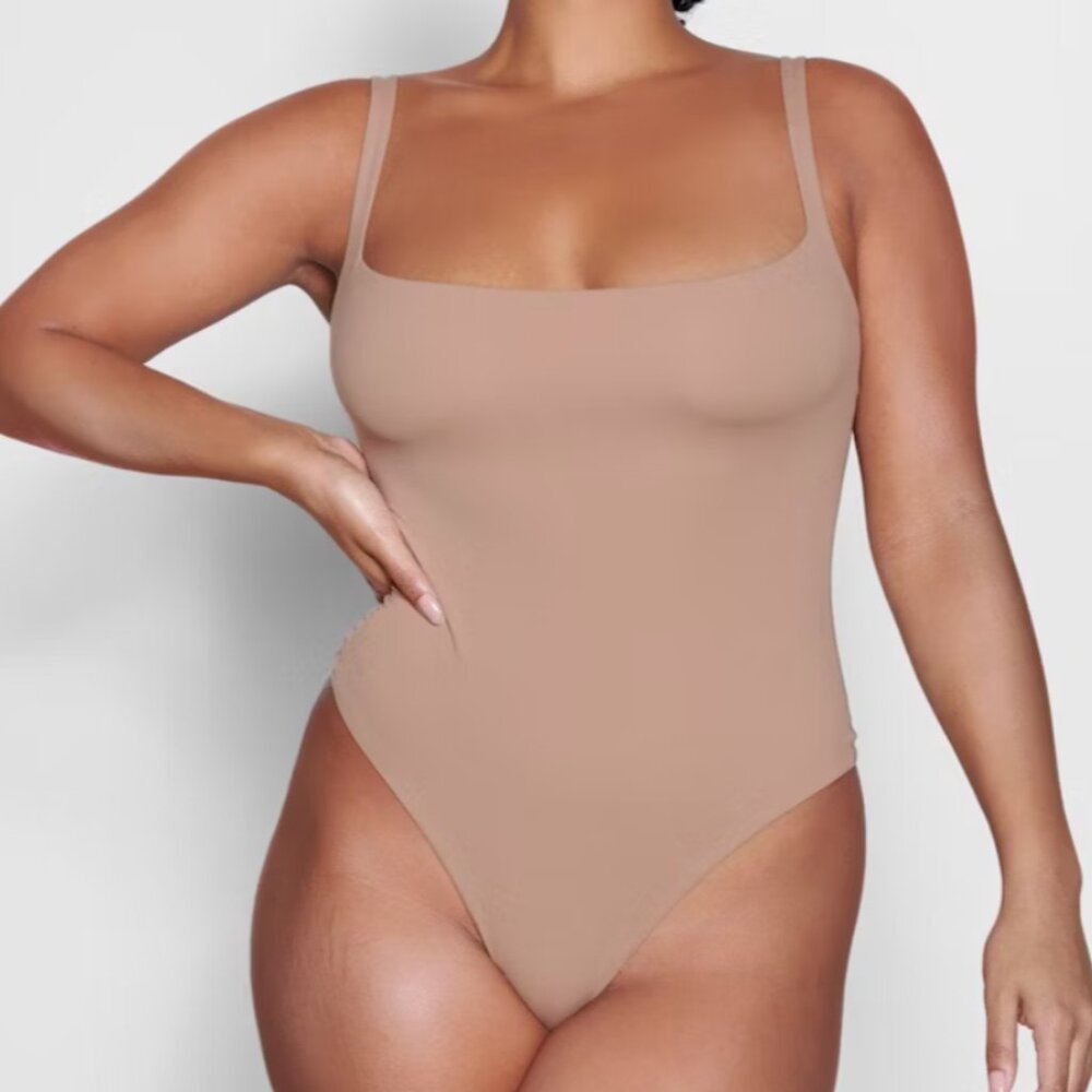 SKIMS Squareneck Scoop Back Sienna Beige Bodysuit XS